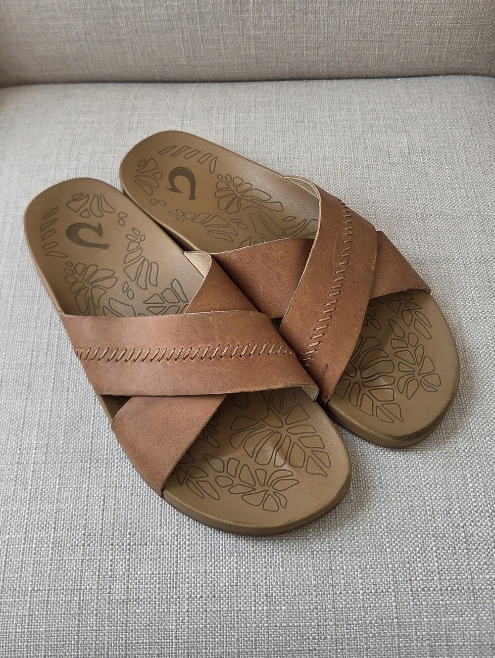 OluKai Kipe A Olu Sandals Womens Size 9 Brown Leather Cross Strap Slide